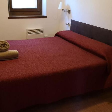 Apartament De La Lali Roní Exteriér fotografie