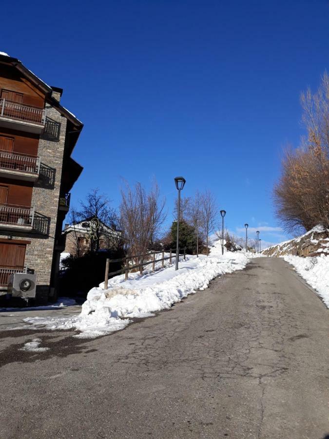 Apartament De La Lali Roní Exteriér fotografie