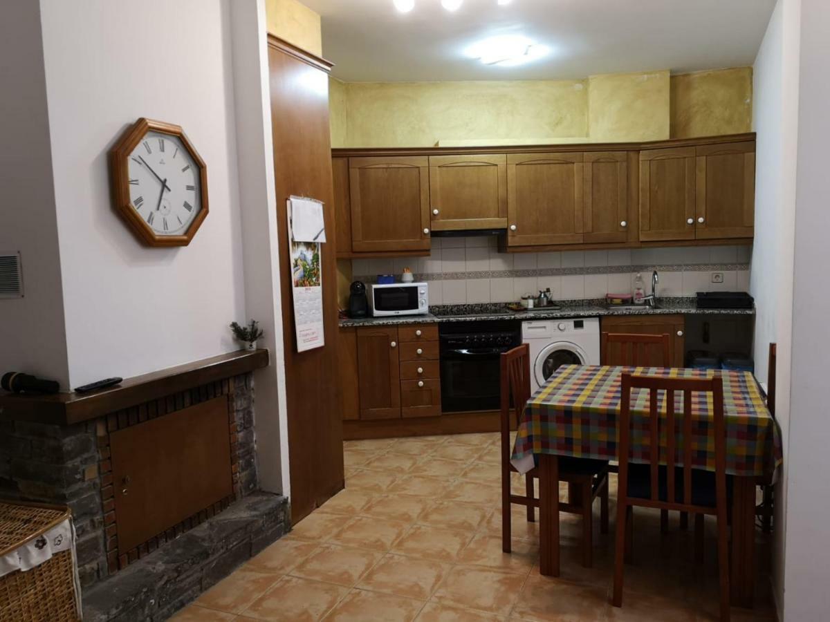 Apartament De La Lali Roní Exteriér fotografie